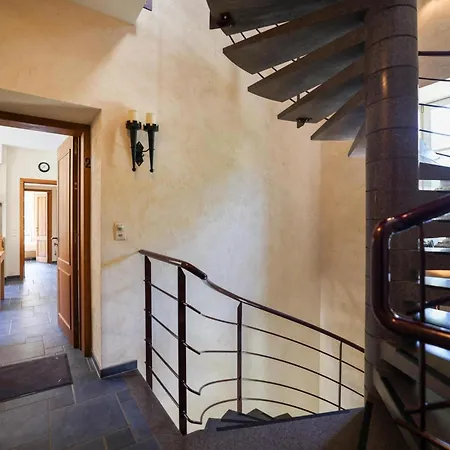 Cozy 2, 16thc Castle, Cleaning Included Nyaraló *